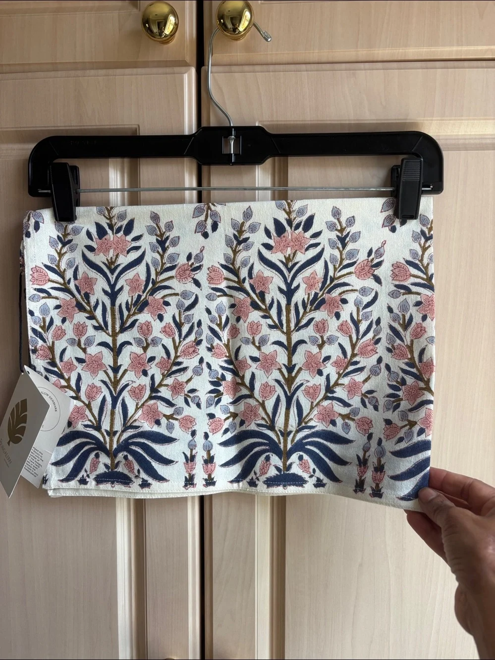 Bungalow Denmark NEW DISHTOWEL Floral Jacquard Navy & Blush NWT hostess gift